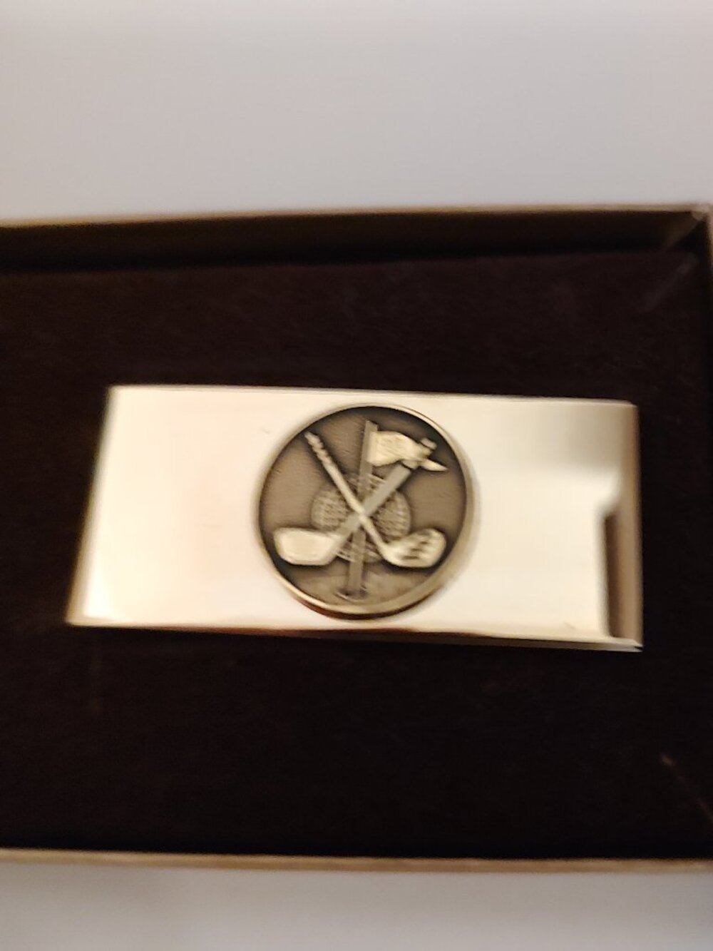 VINTAGE ANSON MONEY CLIP GOLD WITH RAISED GOLF CLUBS PAT. 3,049,772 USA